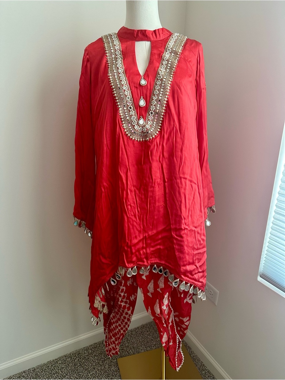 Red Embellished 2 Piece Kurta Set with Mirror Trim